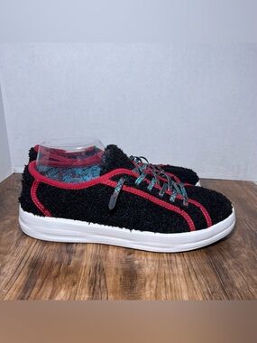 Hey dudes women’s size 9